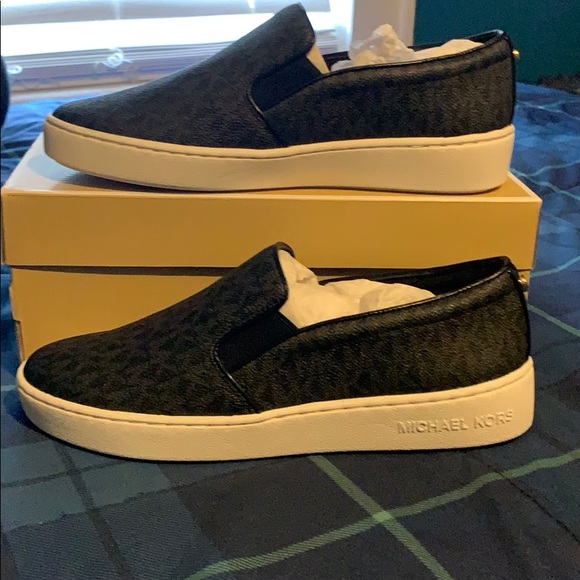 Michael Kors shoes - Picture 2 of 3